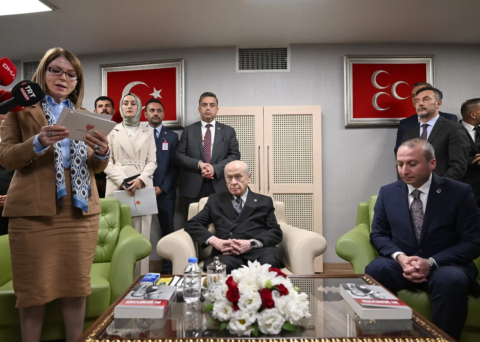 Bahçeli'den sert uyarı: Bakanları hedef almak siyasete ihanettir