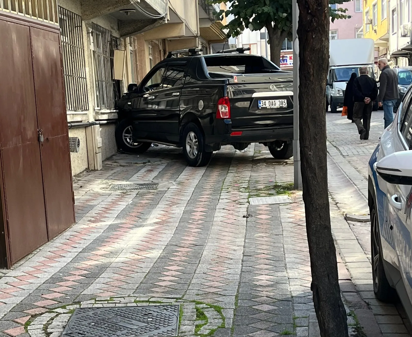 Park manevrası faciayla bitti: Eşine yol tarif ederken canından oldu