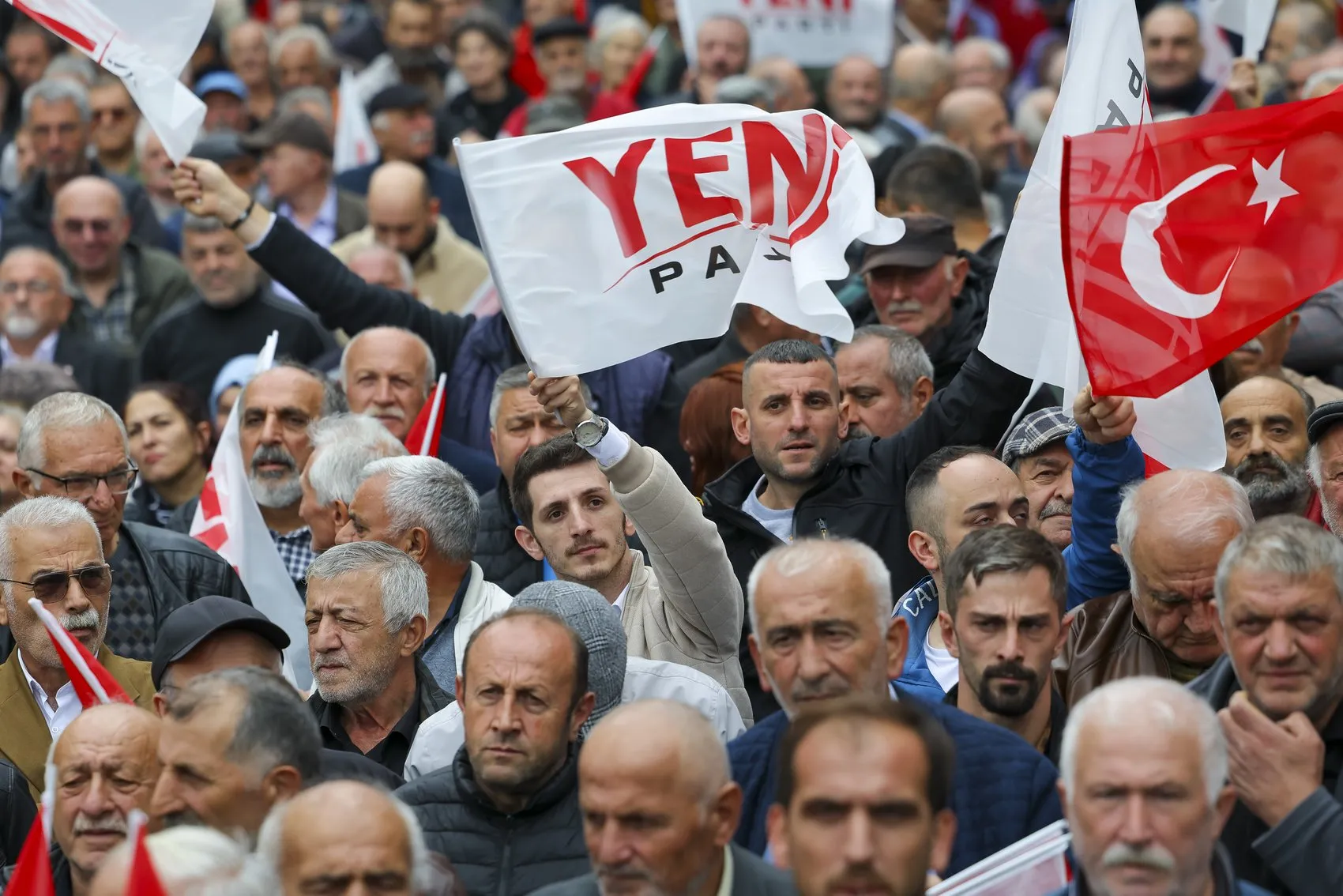 Özgür Özel'den Artvin'de iddialı çıkış: Yenilgiye alışmak bizim kitabımızda yazmaz