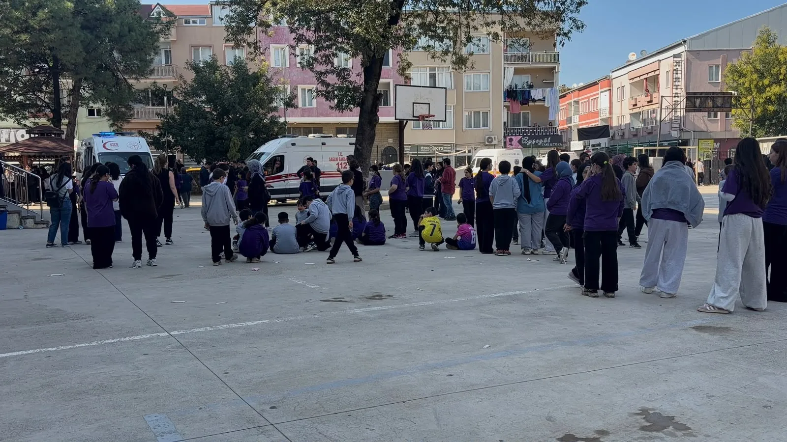 Bursa'daki okulda korku dolu anlar: 12 öğrenci hastanelik oldu
