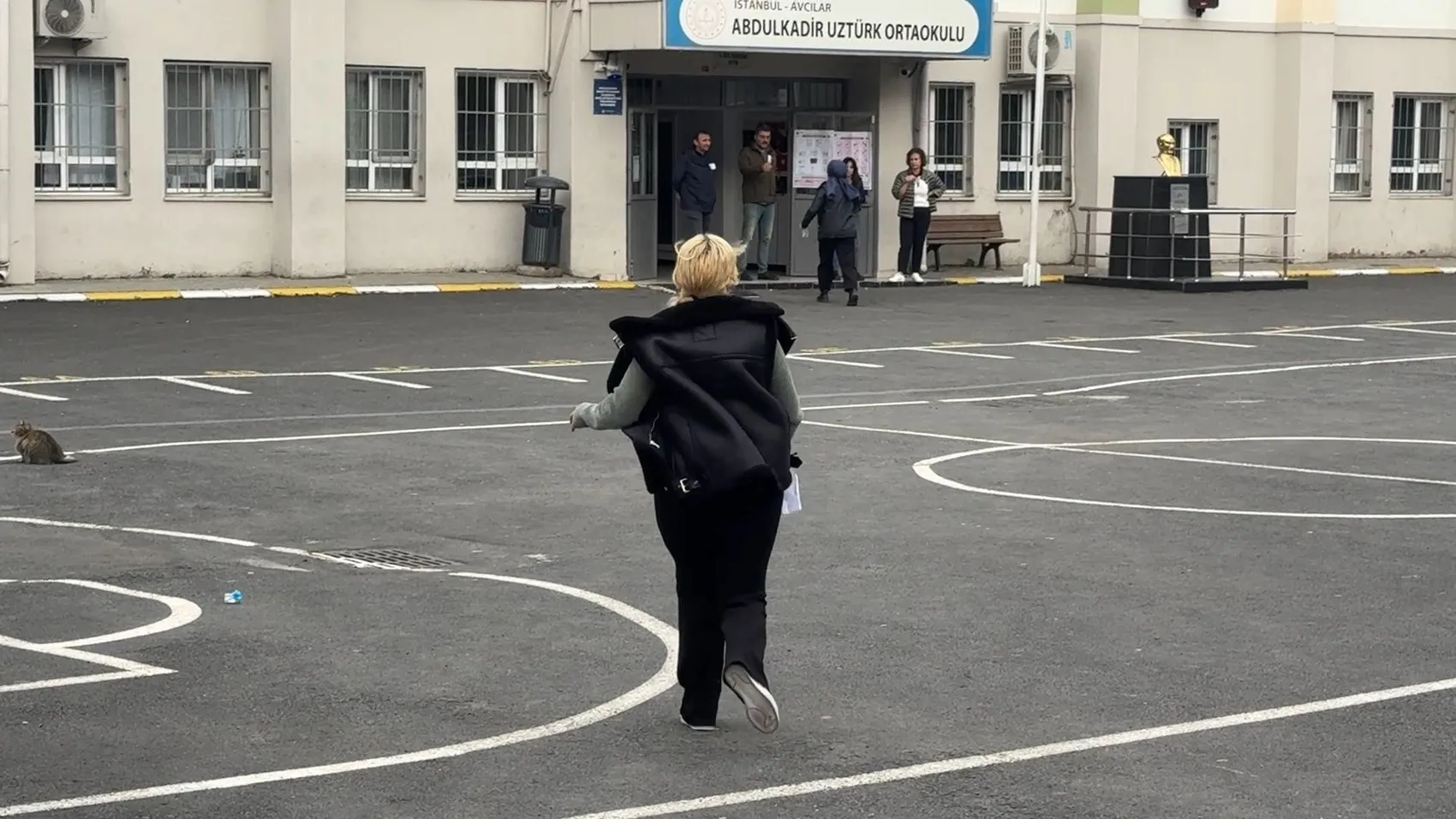 Sınav heyecanı hüsranla bitti: Yanlış binaya gitti, kapı yüzüne kapandı
