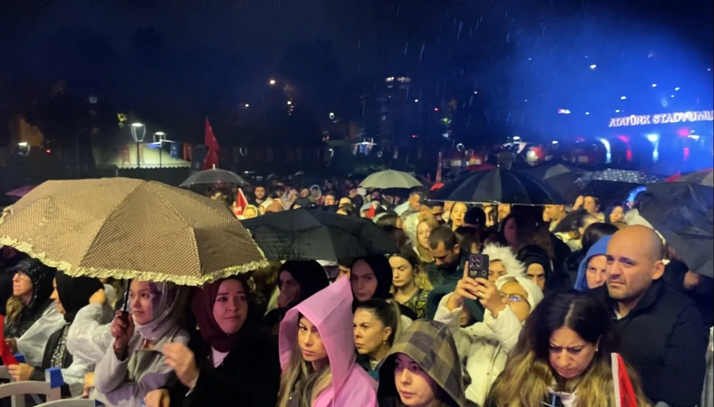 Bursa'da Cumhuriyet coşkusu Berkay ile zirveye taşındı
