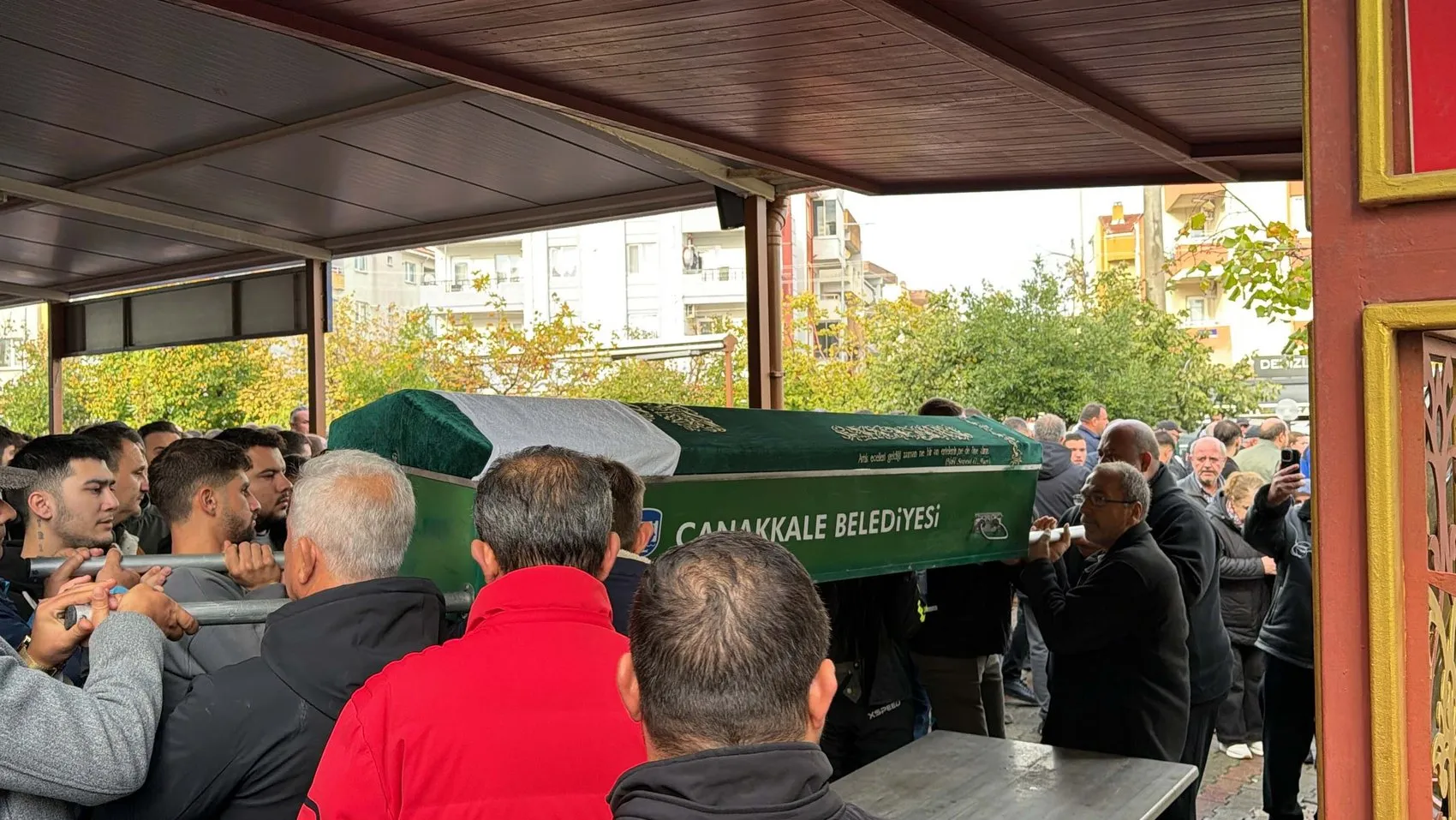 Çanakkale'de yürek yakan veda: Genç Efe toprağa verildi