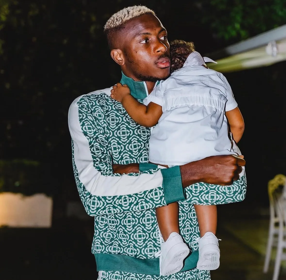 Galatasaray'ın yıldız ismi Victor Osimhen ikinci kez baba olmanın sevincini yaşıyor