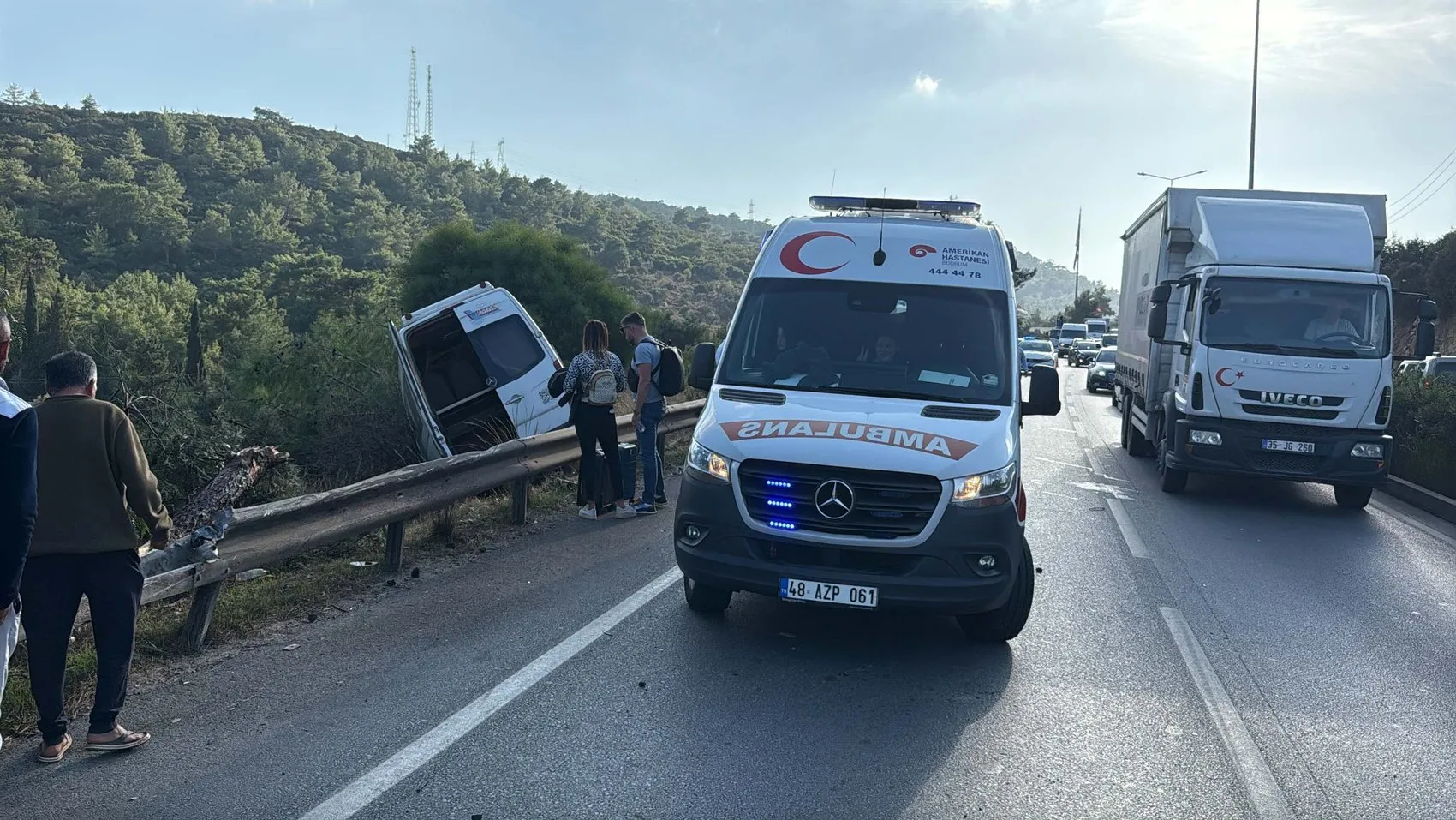 Bodrum'da dehşet anları: Makas atan sürücü tatilcileri hastanelik etti