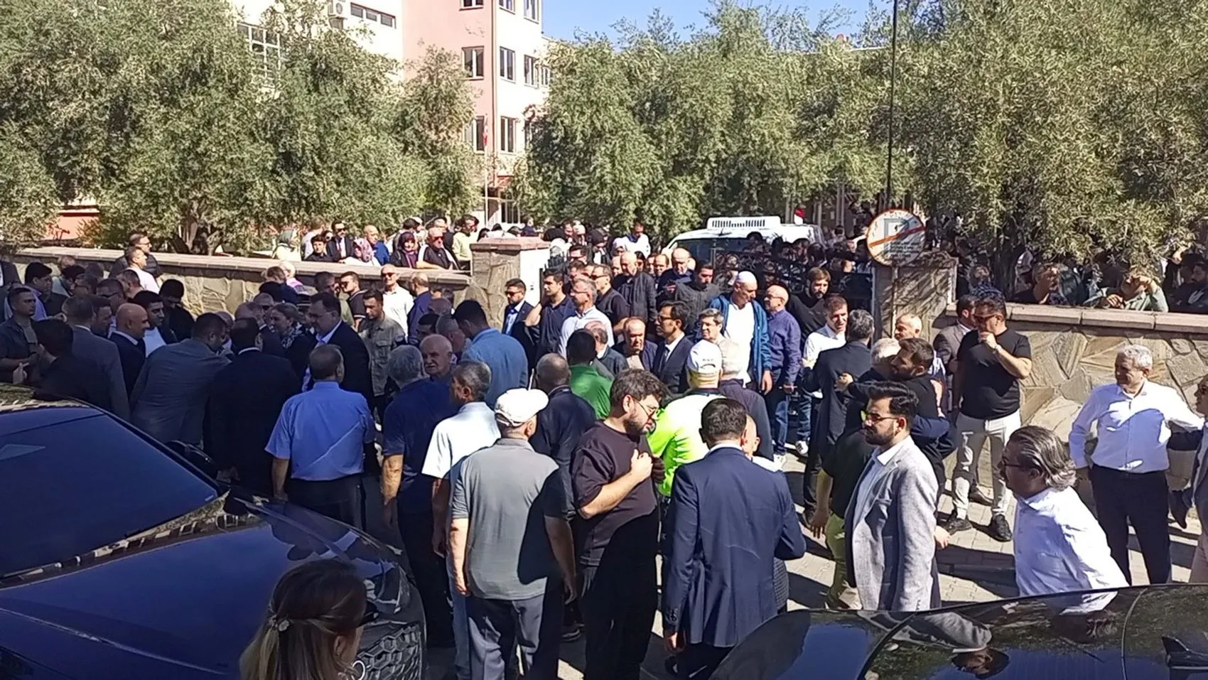 Nazilli'nin acı günü: İş dünyasının sevilen ismi Hasan Özdin son yolculuğuna uğurlandı