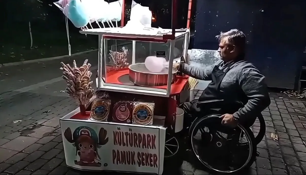 Milli atletin madalyalarla dolu hayatı: Gündüz şampiyonlar yetiştiriyor, akşam pamuk şeker satıyor