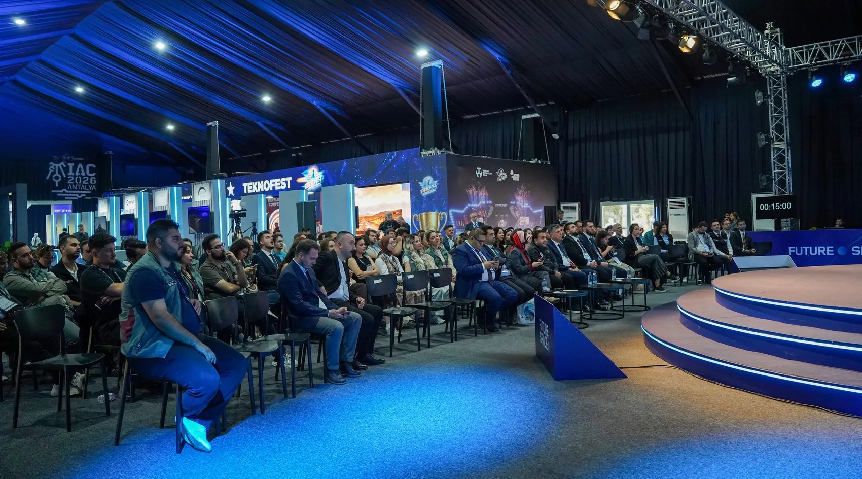 Antalya'da Uzay Ekonomisinin Kalbi Atıyor: Girişimciler Küresel Devlerle Masaya Oturdu