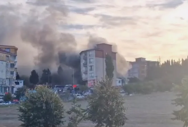 Arnavutköy'de akşam yemeği paniği: Restoranı saran alevlerden son anda kurtuldular