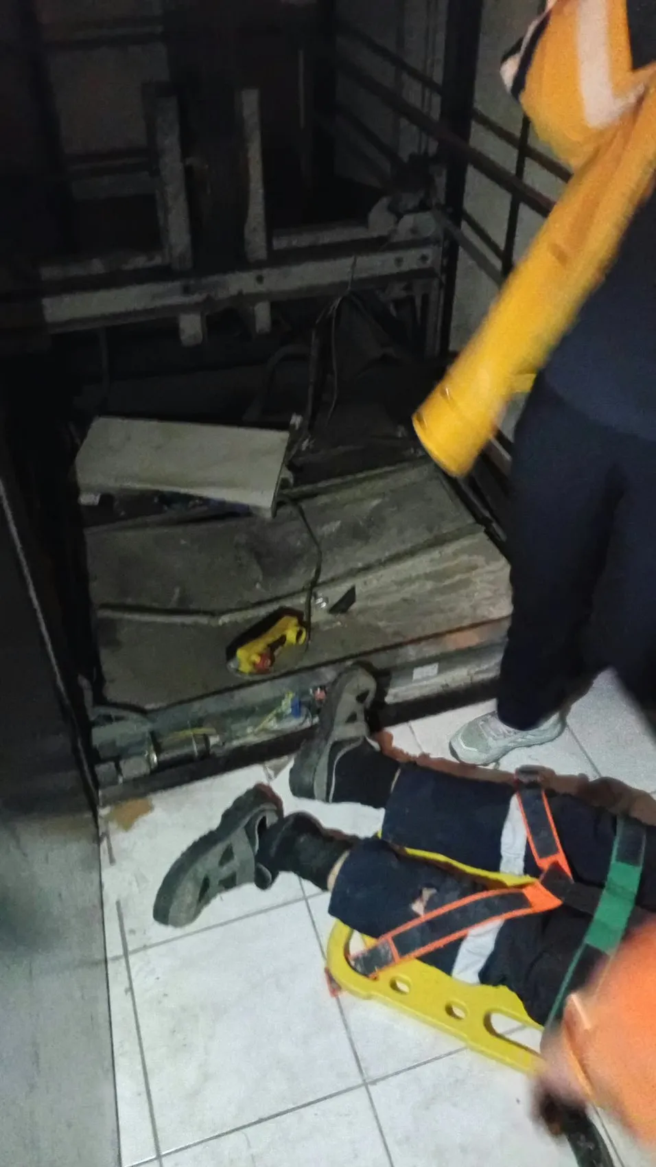 Zonguldak'ta korkunç kaza: İş hanı asansörü üç kat birden çakıldı