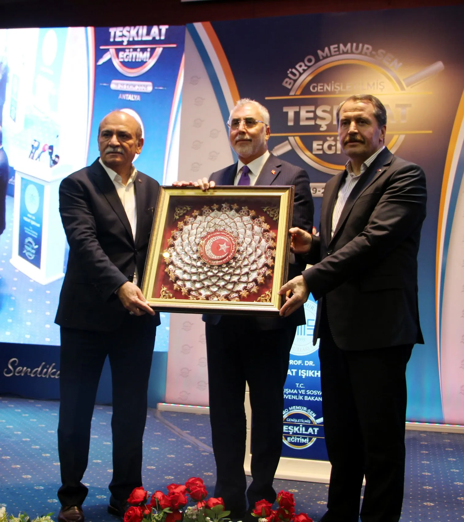 Şehit ve gazi çocuklarına eğitim desteği: Bakan Işıkhan'dan 609 milyon liralık müjde