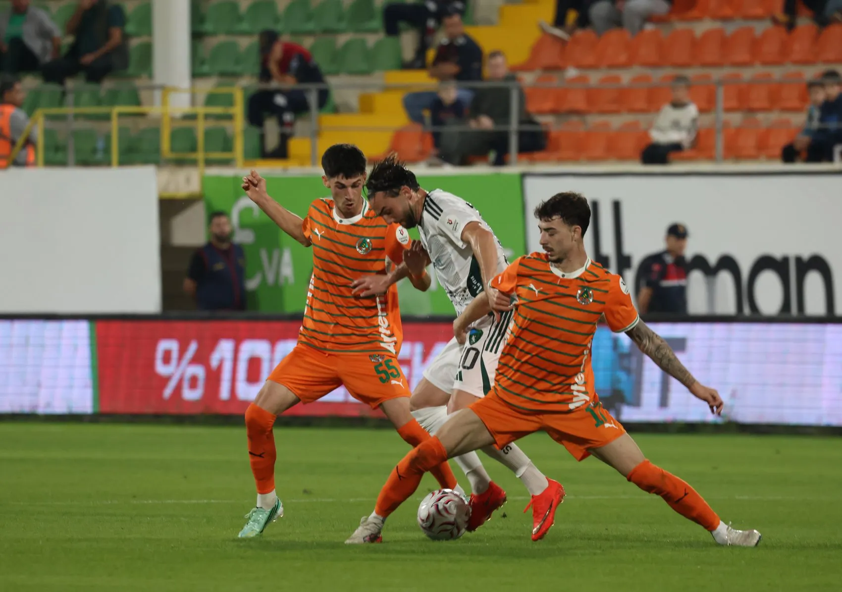 Alanya Oba Stadı'nda Kocaelispor fırtınası: Ev sahibi puan çıkaramadı