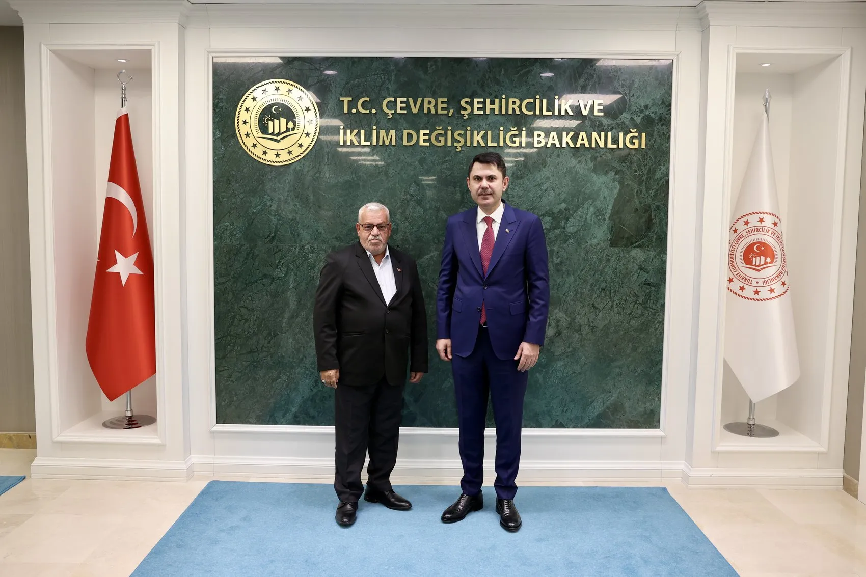 Depremin yıktığı hayatlara umut eli: Bakan Kurum ile duygusal buluşma