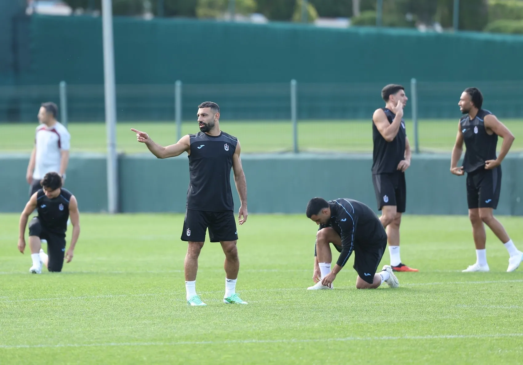 Bordo-mavililerde Hearts mesaisi bitti: Gözler kritik randevuya çevrildi