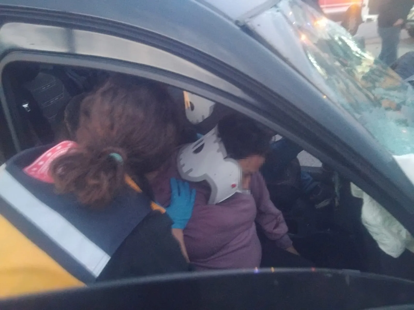 Gebze'de akşam saatlerinde şiddetli çarpışma: Dört kişi hastanelik oldu