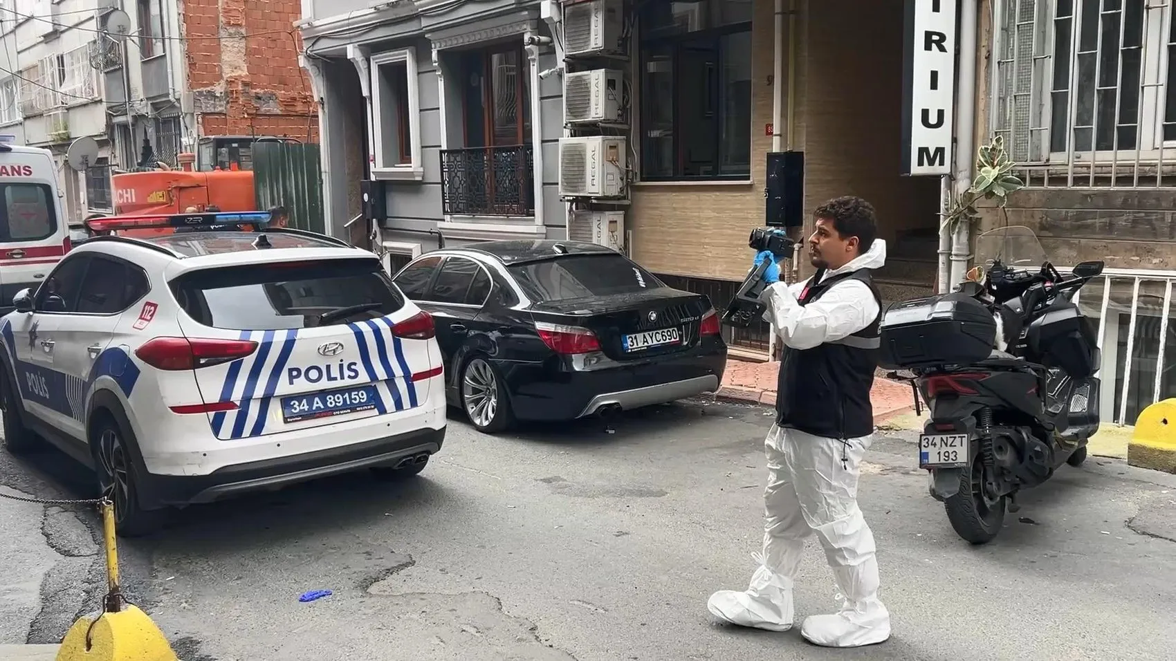 Şişli'de korkunç veda: 6. kattan yan binaya geçmek isterken boşluğa çakıldı