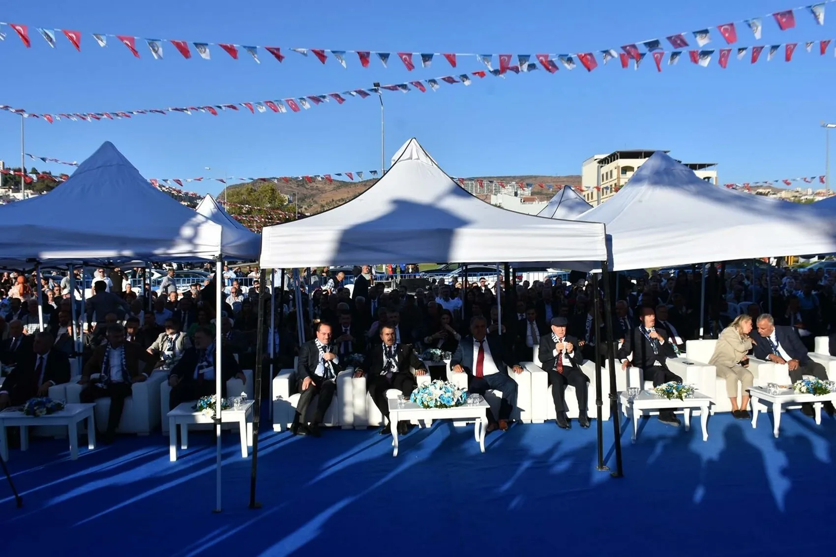 Bakan Tekin'den İzmir'de Küresel Emperyalizme Karşı Erzurum Vurgusu