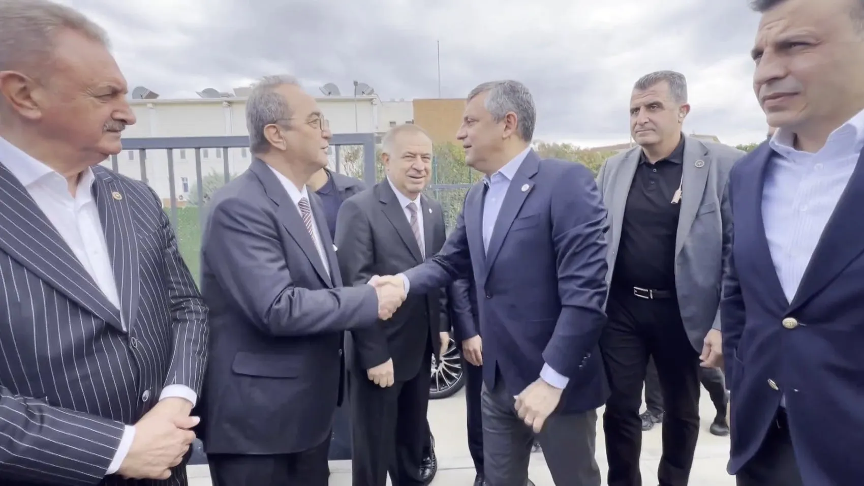 Silivri'de tarihi gün: İmamoğlu'nun savunması öncesi Özel'den sert çıkış
