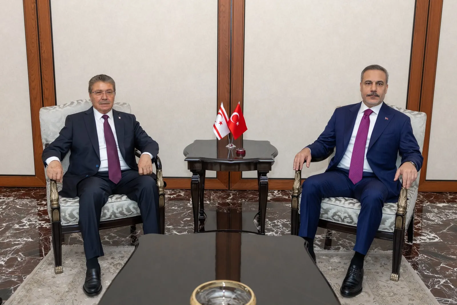 Ankara'da kritik diplomasi trafiği: Hakan Fidan ve Ünal Üstel bir araya geldi
