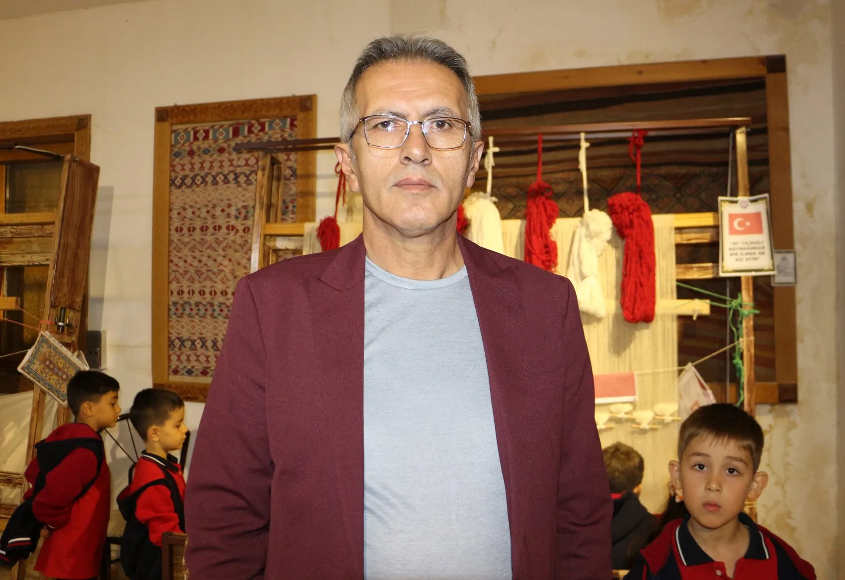 Isparta'da binlerce el tek bir yürekte birleşti: Bayrağımız ilmek ilmek dokunuyor