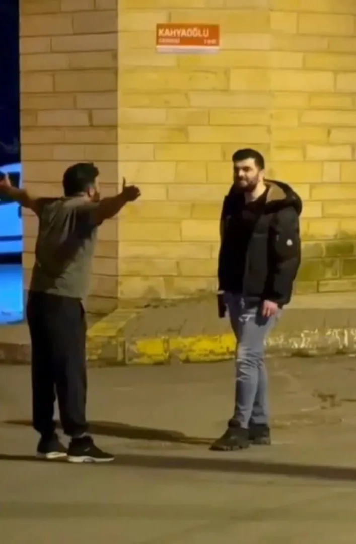 Alacak verecek kavgası kanlı bitti: Silahlı buluşmada dehşet anları kamerada