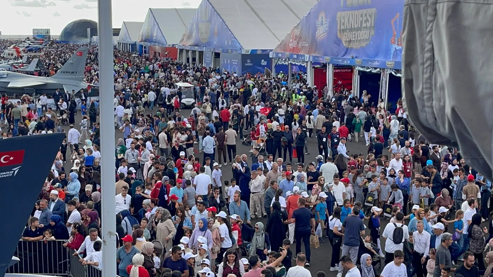 Peygamberler Şehri Şanlıurfa'da TEKNOFEST Rüzgarı: Gençler Türkiye Yüzyılı'nın Mimarı Olacak