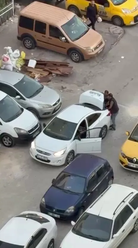 Adana sokaklarında dehşet anları: Tartıştıkları şahsı bagaja kilitleyip kayıplara karıştılar