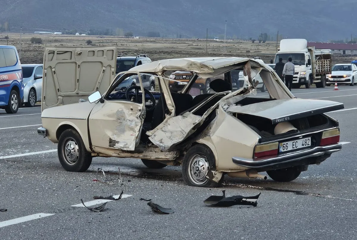 Karlıova kara yolunda dehşet anları: Motosiklet sürücüsü yaşam mücadelesi veriyor