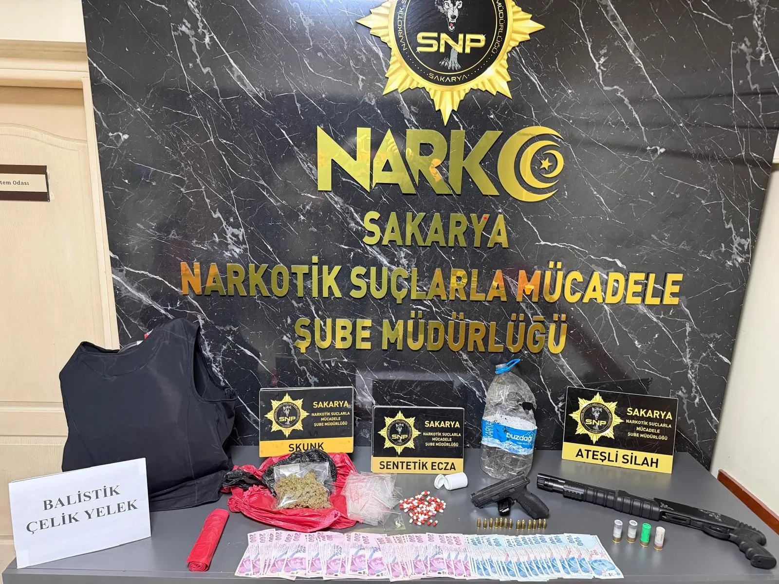 Sakarya'da zehir tacirlerine ağır darbe: İstanbul bağlantılı şebeke çökertildi