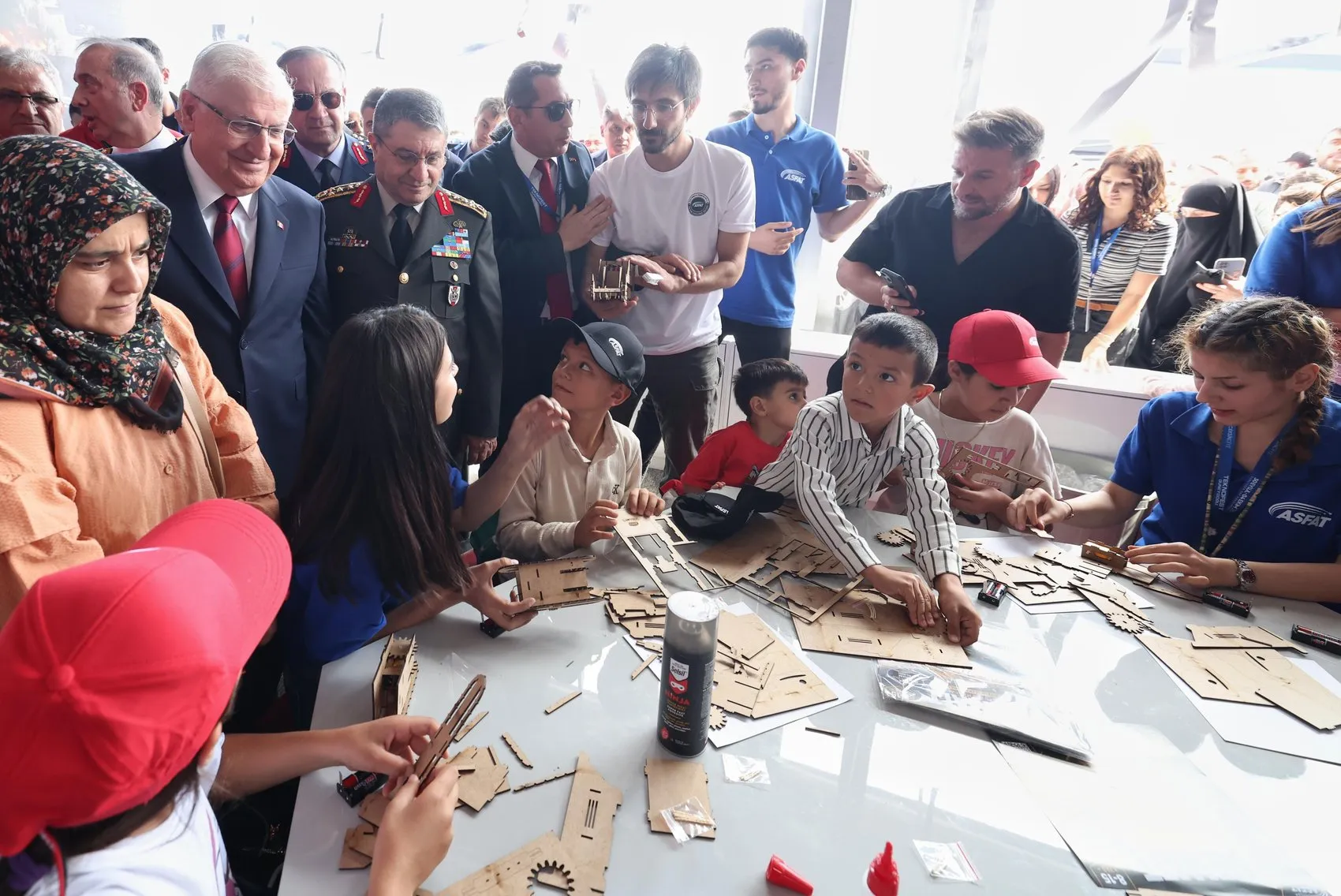 Şanlıurfa'da TEKNOFEST Rüzgarı: Bakan Güler ve Komuta Kademesi Gençlerle Buluştu