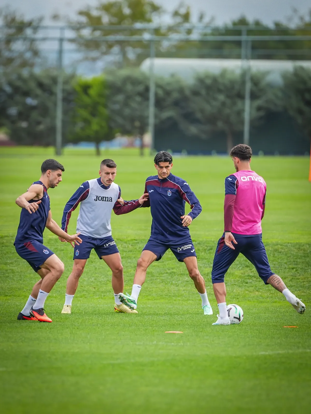 Bordo-Mavililerde Hearts Mesaisi Başladı: Hedef Avrupa'da Galibiyet