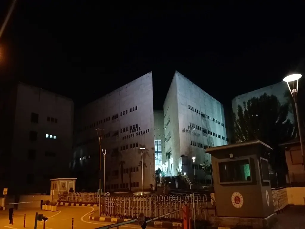 Nilüfer'de rüşvet davasında kritik gün: Eski başkan Erdem'in özgürlük talebine mahkemeden ret