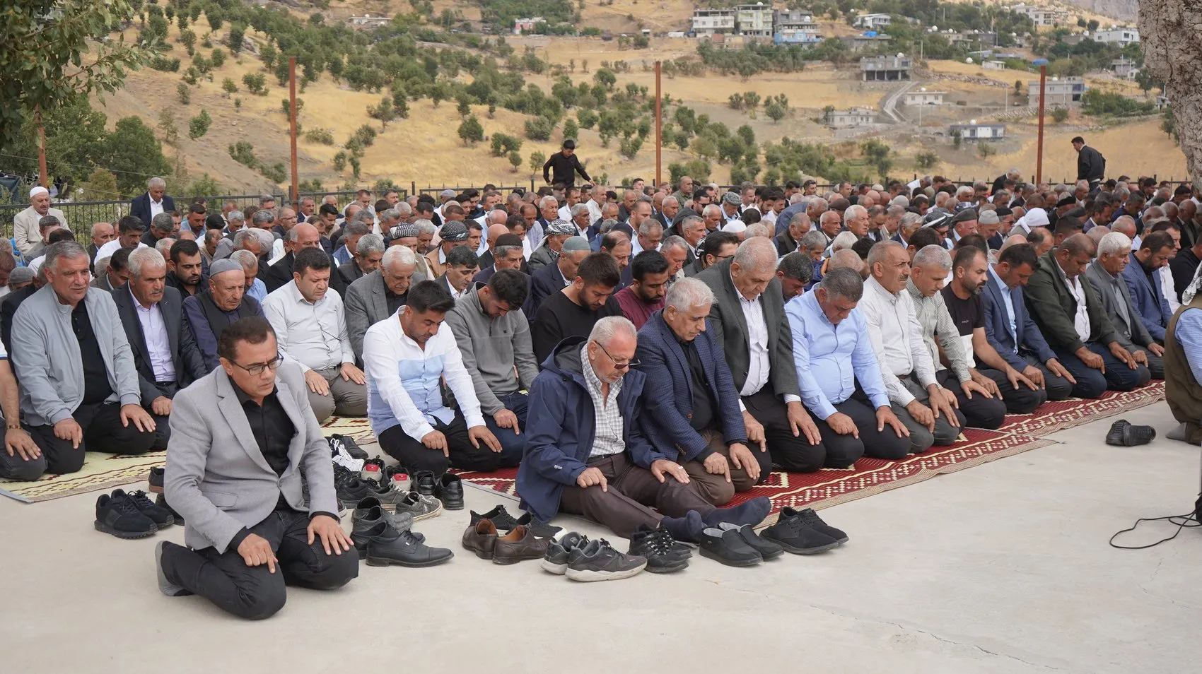 Cudi Dağı'nın gölgesinde 300 yıllık buluşma: 5 bin kişi aynı sofrada barış için bir araya geldi