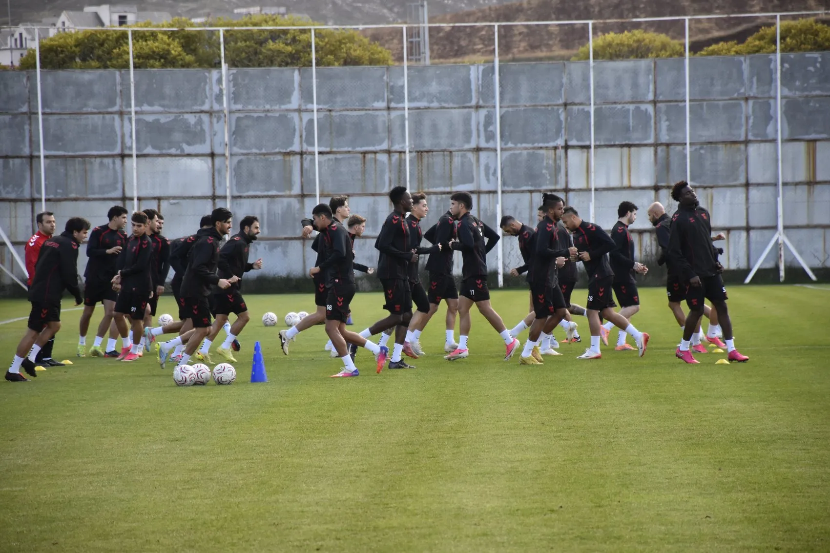 Sivasspor'da Çağdaş Çavuş Dönemi: Yuvaya Dönüşün Heyecanı ve Büyük Hedefler