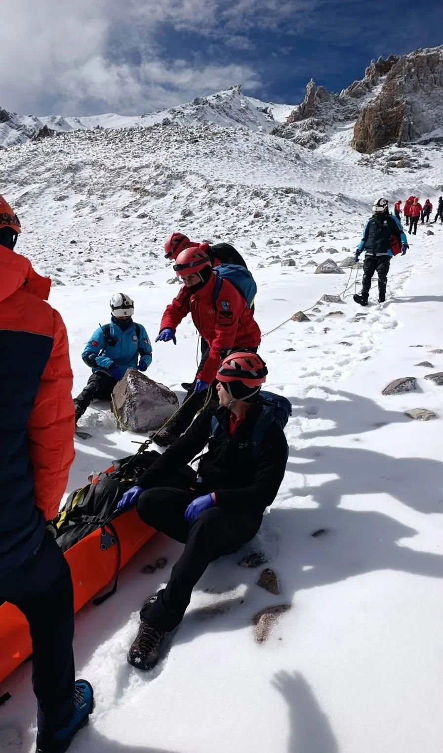 Zirve yolculuğu hüzünle bitti: Erciyes'in deneyimli rehberi son yolculuğuna uğurlandı