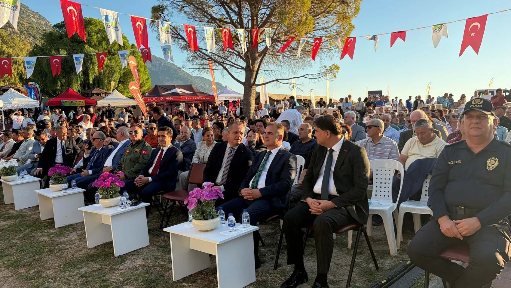 Gökyüzü Fethiye'de şenleniyor: 26. Uluslararası Ölüdeniz Hava Oyunları kapılarını açtı