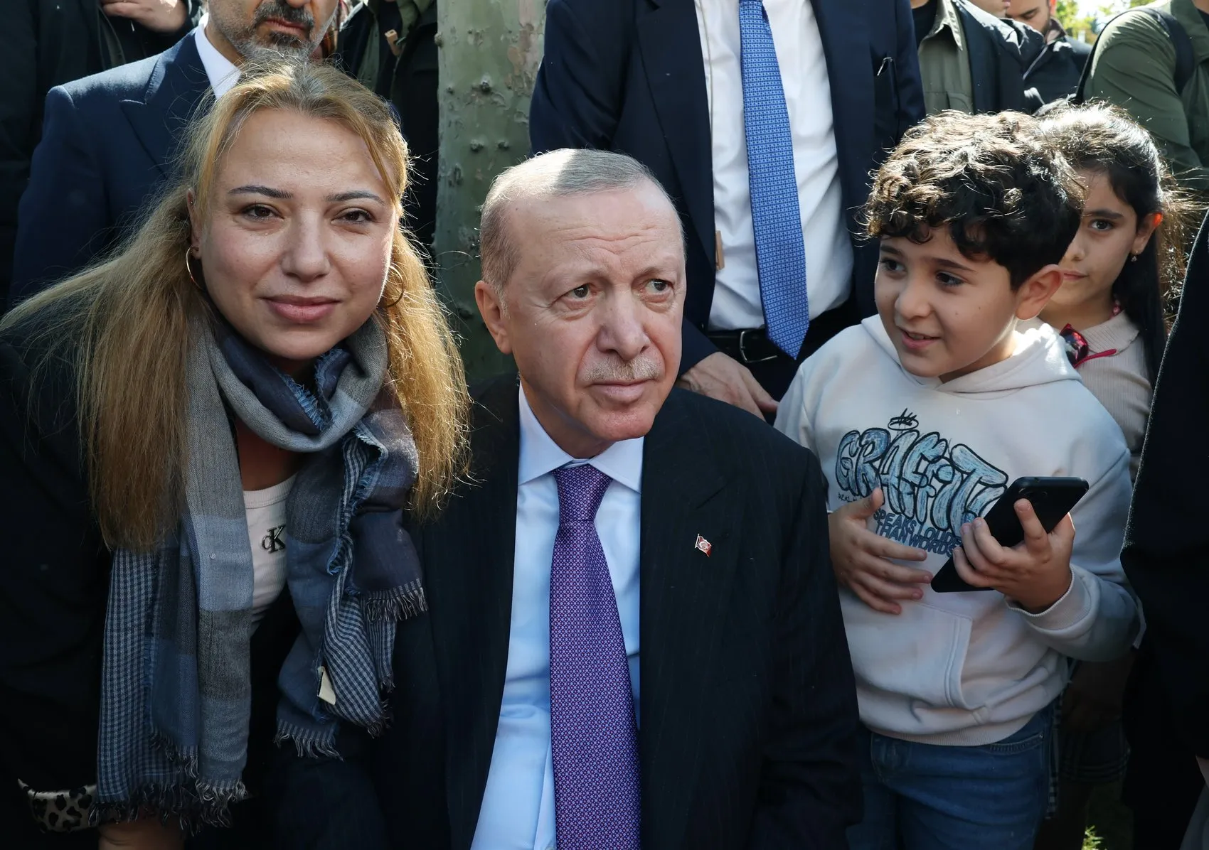 Rami Kütüphanesi'nde sürpriz buluşma: Cumhurbaşkanı Erdoğan ailelerle bir araya geldi