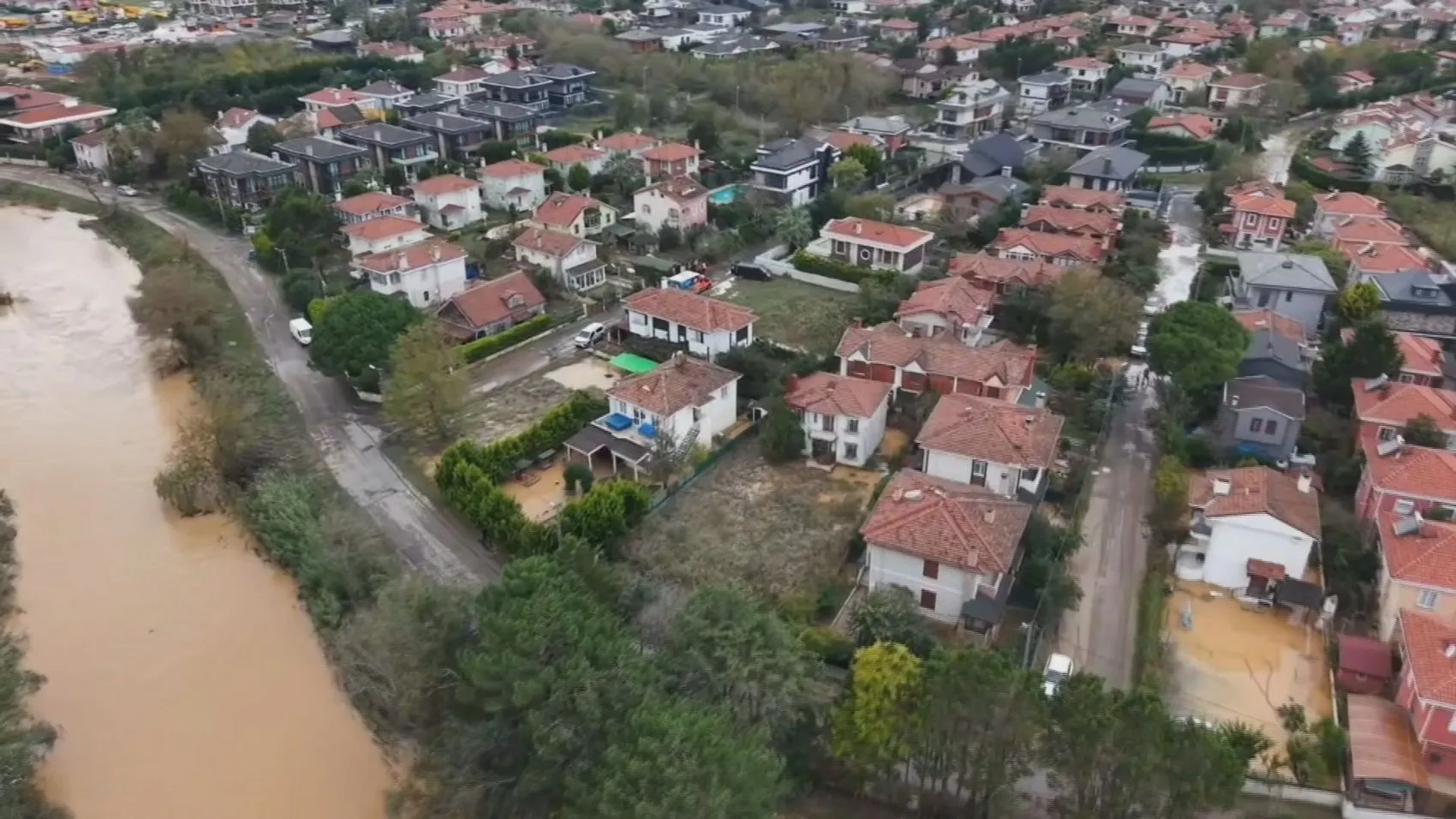 İstanbul'da sel felaketinin ardından radikal karar: Dere yataklarındaki yapılar için yıkım süreci hızlanıyor