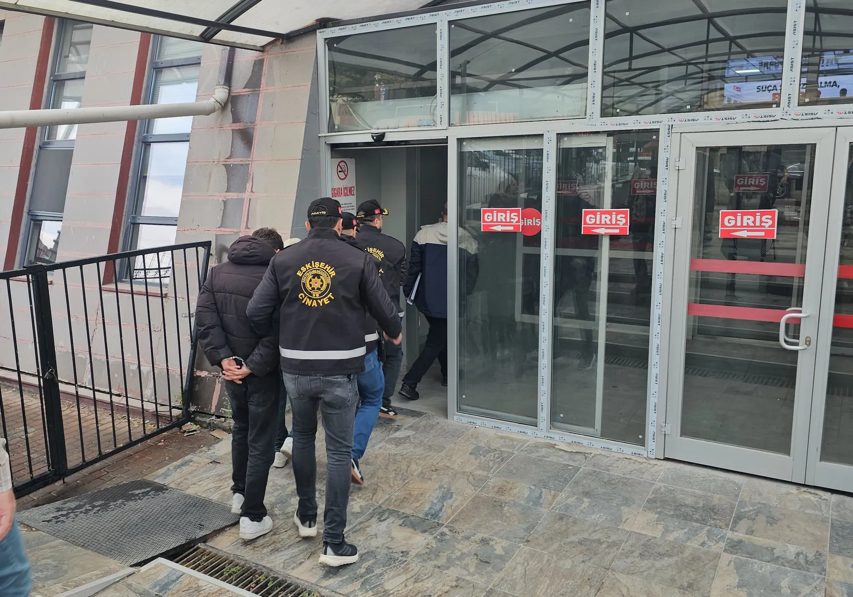 Eskişehir'de sokak ortasında dehşet: Husumet kavgası kanlı bitti