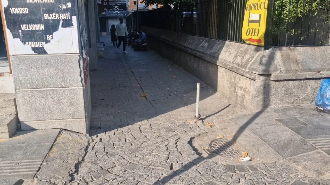 Sur ilçesinde silahlı dehşet: İki kişi hastanelik oldu