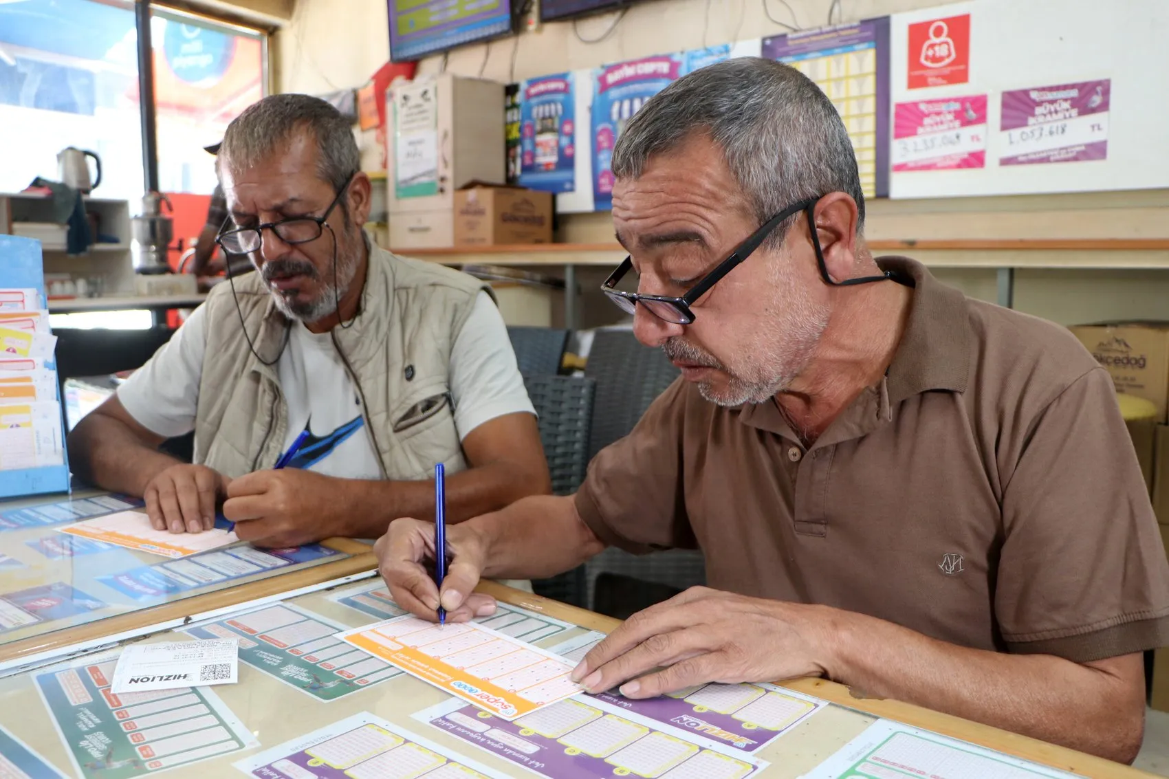 Adana'da 740 milyonluk hayal yarışı: Şansını deneyen bayilere koşuyor