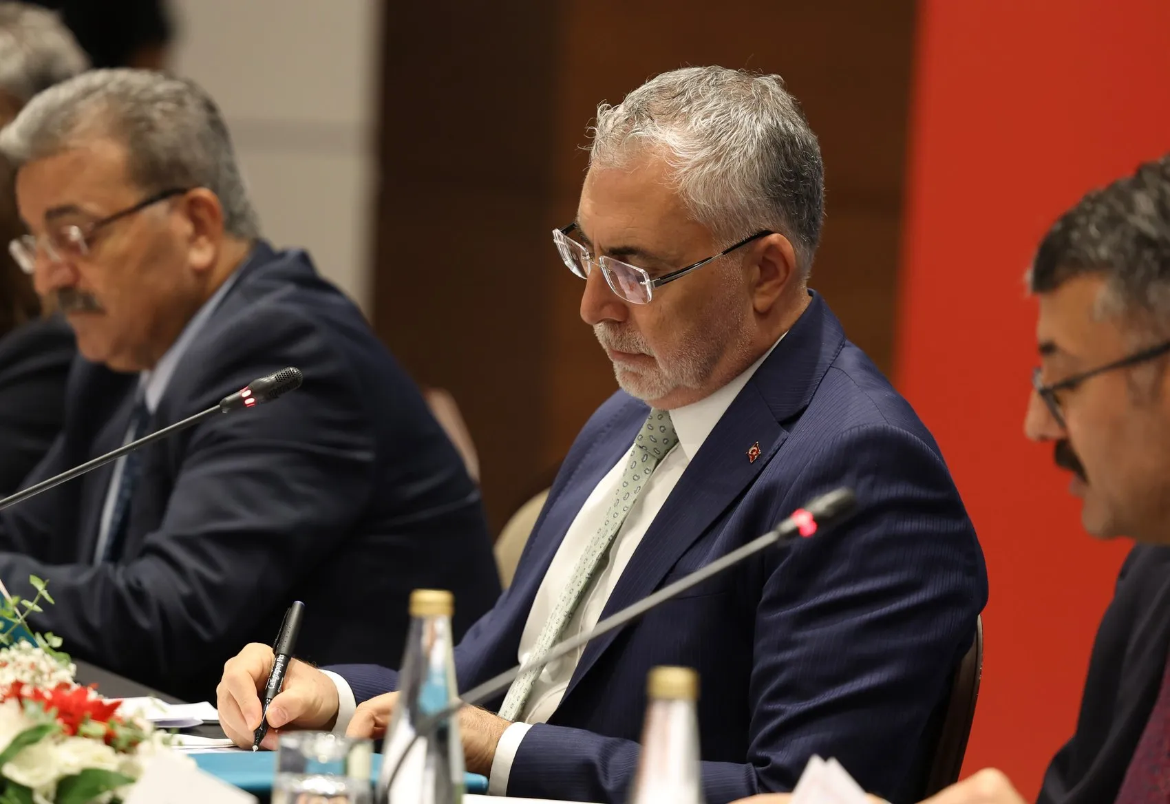 Mevsimlik tarım işçiliğinde yeni dönem: Bakan Işıkhan'dan sürdürülebilir model vurgusu