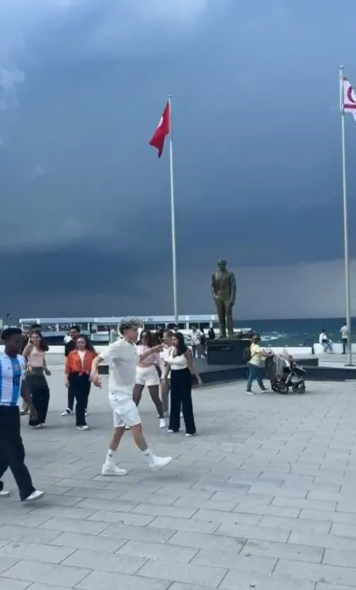 Bursa'nın mahalle geleneği sınırları aştı: Salla Dansı artık Kıbrıs sokaklarında