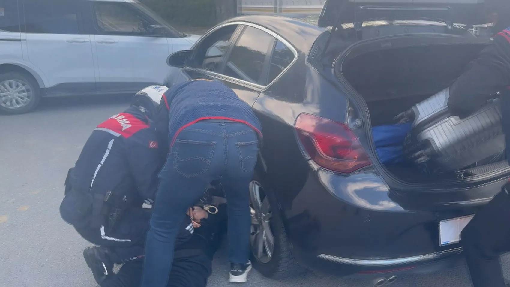 İstanbul'da zehir tacirlerine büyük darbe: Yurt dışı sevkiyatı jandarmaya takıldı