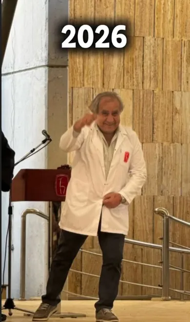 Oğlunun asistan doktor olduğu fakülteye 60 yaşında döndü: Beyaz önlüğü evlat elinden giymek