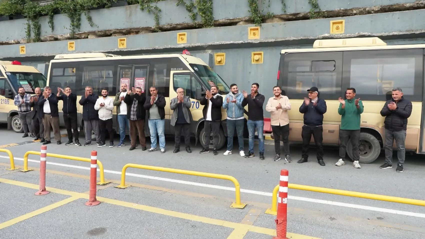 Minibüsçülerin radikal kararı: Hattımızı iptal edin, bizi taksici yapın