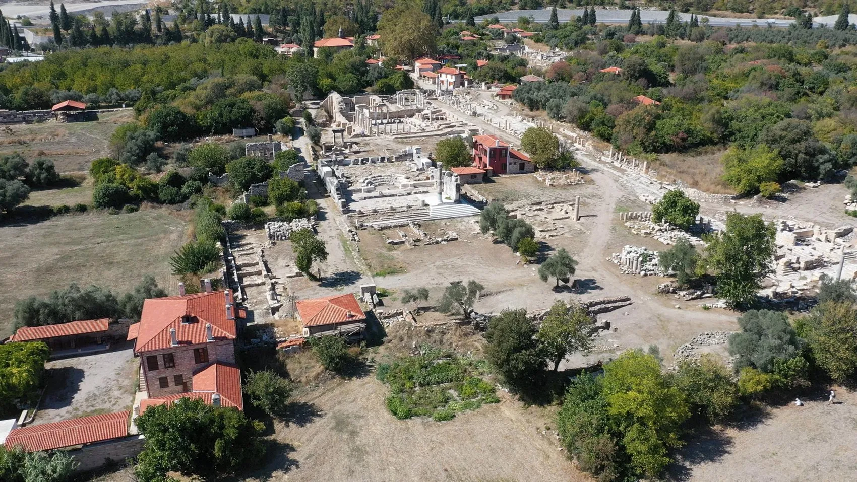 Gladyatörlerin Şehri Stratonikeia: 35 asırlık mermer kent kuş bakışı görüntülendi