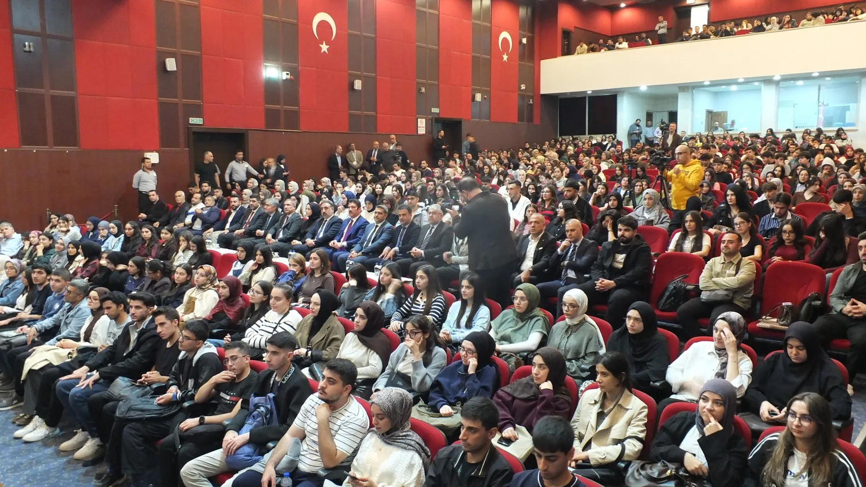 Cüneyt Yüksel'den Mardin'de sert çıkış: İnsanlığın en karanlık suçu işleniyor