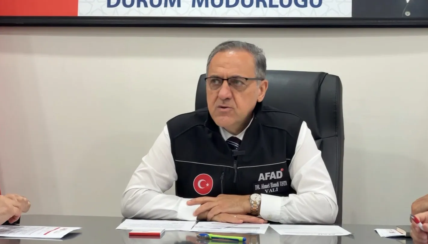 Yalova'da bir aylık yağış 24 saatte düştü: Dere yatakları taştı, mahsur kalanlar kepçeyle kurtarıldı