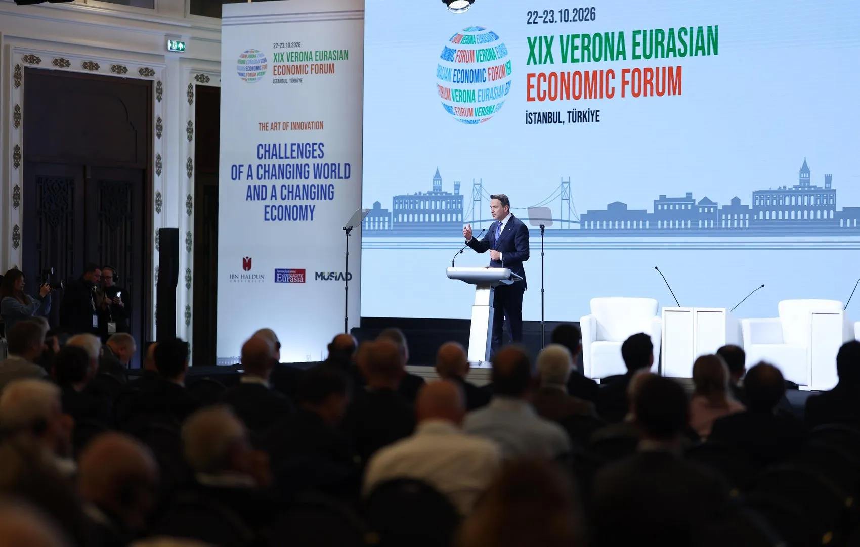 Enerji diplomasisinde yeni dönem: Türkiye küresel krizlere karşı köprü kuruyor